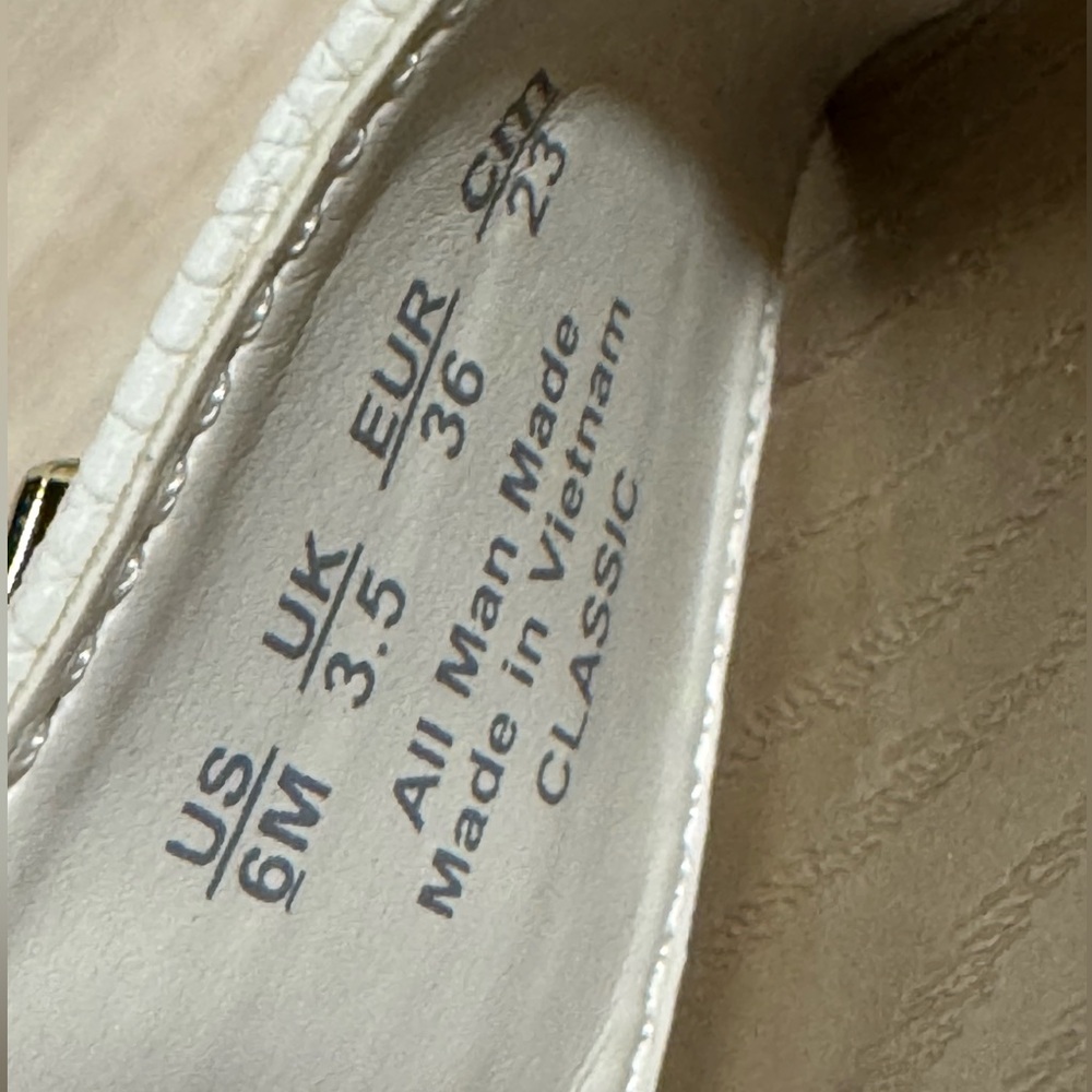 Brand New Size 6 Dr. Scholl's Classic Sandal in Gardenia Snake Print White - Picture 5 of 6